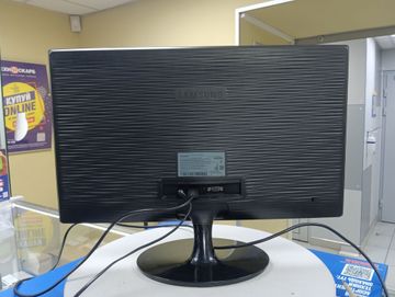 01-200779227: Samsung s24d300h