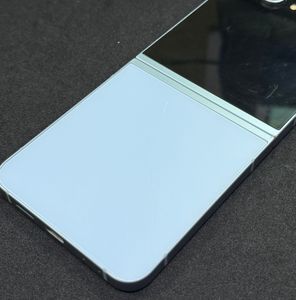 01-200794127: Samsung galaxy flip6 12/256gb