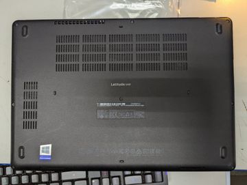 Б/в Ноутбук Dell 14/core i5 8400h ddr4/8gb ddr4/hdd *відсутній/ssd 256 gb/geforce mx130 2gb 01-200808221