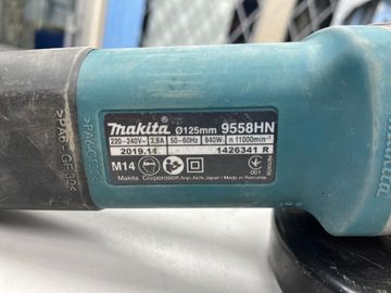 Б/у Угловая шлифмашина Makita 9558hn 01-200784802