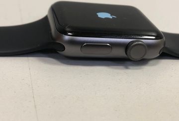 Б/в Смарт-годинник Apple watch series 3 gps 42mm aluminium case 01-200902360