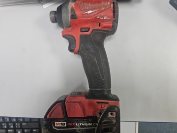 Б/в Набір інструментів Milwaukee m12 fuel 2504-20 + impact driver 2553-20 + 1 акб 4ah +1 акб 2ah + зп 01-200932051