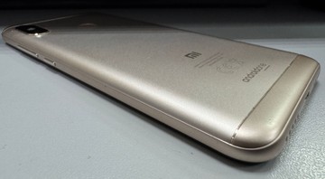 Б/в Мобільний телефон Xiaomi mi a2 lite 2/32gb 01-200940719