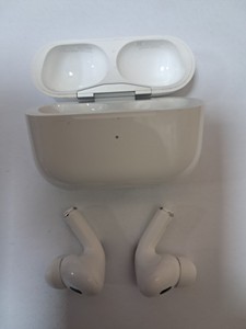 Б/в Навушники Apple airpods pro 2nd generation with magsafe charging case usb-c 01-201018026
