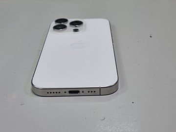 Б/у Мобільний телефон Apple iphone 16 pro 512gb 01-201051432