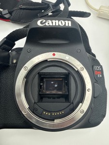 Б/в Фотоапарат Canon eos rebel t3i / efs 18-55mm macro 0.25m/0.8ft 01-201072137