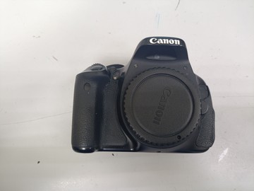 Б/в Фотоапарат Canon eos 600d body 01-201064000