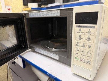 Б/в Мікрохвильова піч Lg ms2042dy 01-201096705