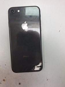 Б/в Мобільний телефон Apple iphone 8 64gb 01-201106777