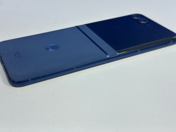 Б/в Мобільний телефон Motorola razr 60 8/256gb 01-201123679