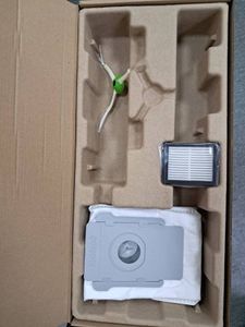 16-000260036: Irobot i7 plus i7558