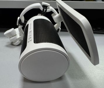 01-200602844: Fifine ampligame a6v