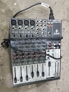 01-200612617: Behringer xenyx 1204usb