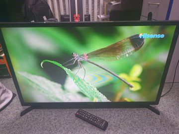 01-200748427: Samsung ue32j4000