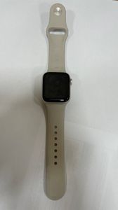 01-200636709: Apple watch se 2 gps 40mm starlight aluminium case with starlight sport band m/l