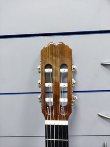 01-200762233: Admira paloma