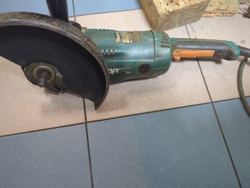 01-200777137: Makita ga9020