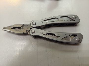 01-200794229: Stanley multitool