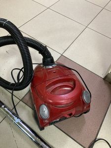 Б/в Пилосос Grunhelm gvc-1605br 01-200800038