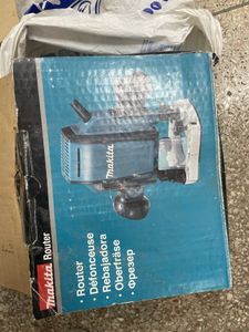 Б/в Фрезер вертикальний Makita rp0900 01-200811754