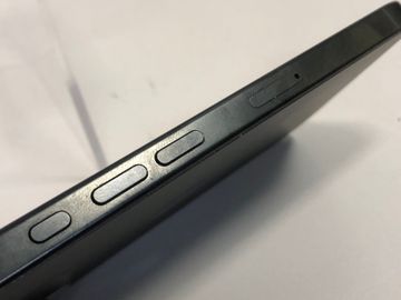 Б/у Мобильный телефон Apple iphone 16 pro 256gb 01-200840981