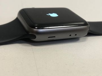 Б/в Смарт-годинник Apple watch series 3 gps 42mm aluminium case 01-200902360