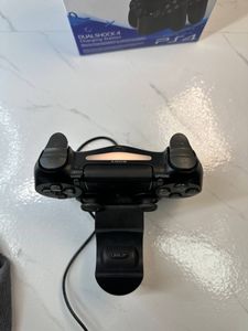 Б/в Док станція для геймпадів Sony dualshock 4 charging station cuh-zdc1 01-200907921