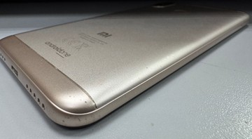 Б/в Мобільний телефон Xiaomi mi a2 lite 2/32gb 01-200940719