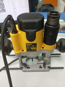 Б/у Фрезер Dewalt dw621 01-200962997