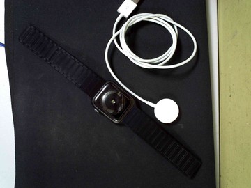 Б/в Смарт-годинник Apple watch series 4 gps + cellular 44mm aluminium case 01-200976739