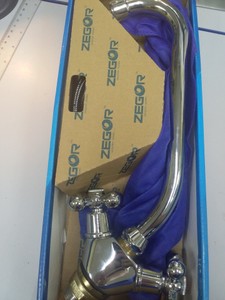 Б/в Змішувач для умивальника Zegor t45-tfg-a856 01-200995653