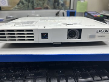 Б/в Проектор Epson h477b / eb1771w 01-201006134