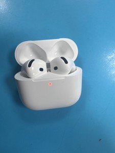 Б/в Навушники Apple airpods 4 with active noise cancellation 01-201037953