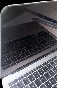 Б/в Ноутбук Apple macbook pro 13,3" core i5 2,3ghz/ram8gb/ssd256gb/intel iris plus graphics 640 01-201072185