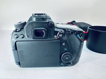 Б/в Фотоапарат Canon eos 80d + sigma 70-300mm 1:4:5.6dl 01-201098194
