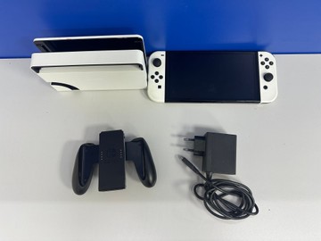 Б/в Ігрова приставка Nintendo switch oled 01-201056081
