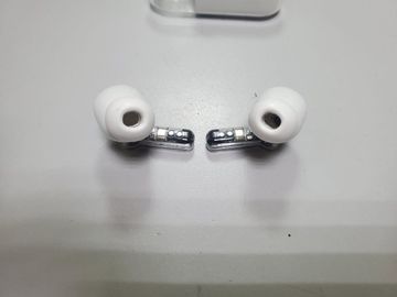 01-200529577: Nothing ear 1