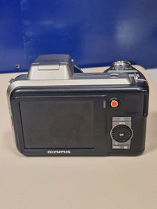 01-200578302: Olympus sp-600uz