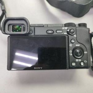 01-200598131: Sony alpha a6400 + sel18135 18-135mm f/3,5-5,6 oss