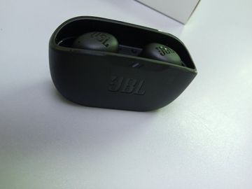 01-200748570: Jbl wave buds 2