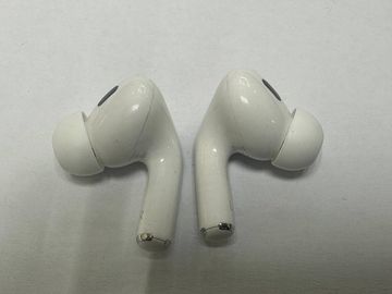 01-200767052: Apple airpods pro 2nd generation with magsafe charging case usb-c