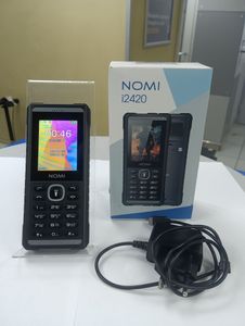 Б/в Мобільний телефон Nomi i2420 01-200781662