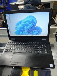 Dell 15/core i3 6100u ddr3/8gb ddr3/hdd *відсутній/ssd 180 gb/*інтегрована