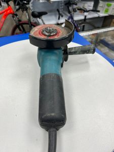Б/у Угловая шлифмашина Makita 9558hn 01-200784802