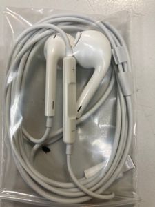 Б/у Наушники Apple earpods with lightning connector 01-200892713