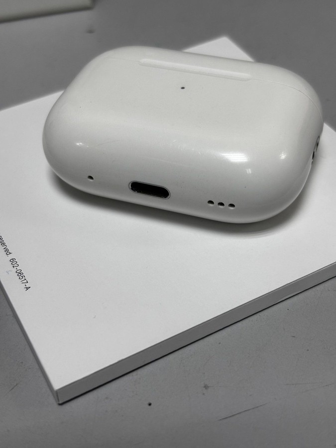 airpods pro 2nd generation with magsafe charging case usb-c