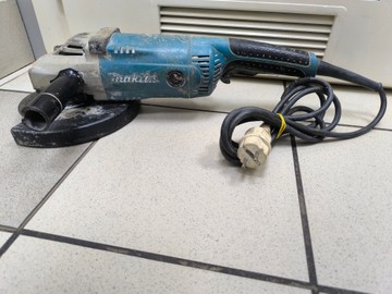 Б/у Угловая шлифмашина Makita ga9020 01-201016940