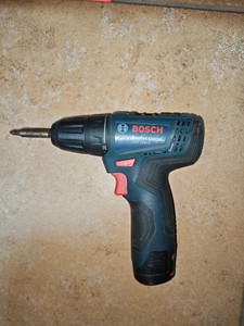 Б/у Шуруповерт Bosch gsr 120-li 2акб зп 01-201106659
