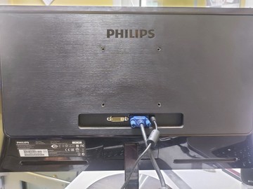 Б/в Монітор Philips 224e5q 01-201137351