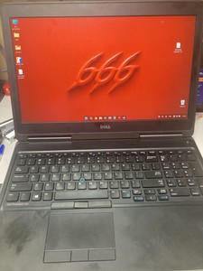 Б/в Ноутбук Dell 15/core i7 6820hq ddr3/16gb ddr3/hdd *відсутній/ssd 250 gb/quadro m2000m 4gb 01-201150010